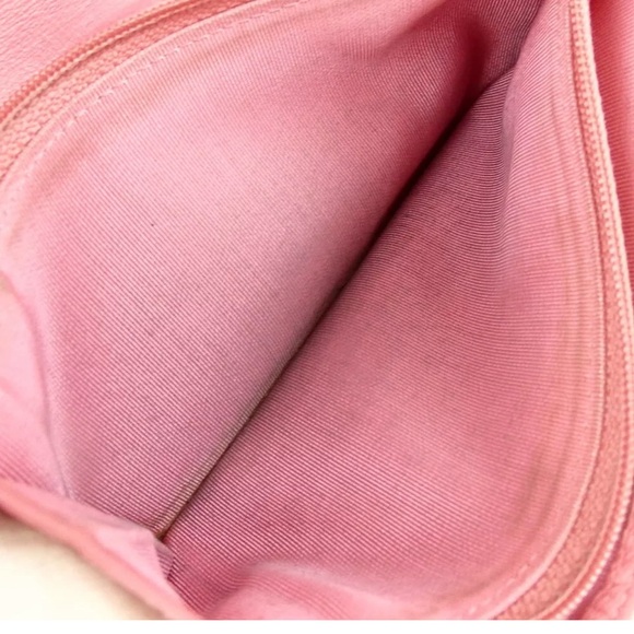 Authentic CHANEL Matrasse COCO Mark purse leather 💝 - Picture 4 of 7